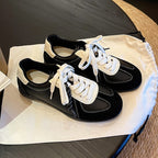 Damen Sportliche Sneakers mit atmungsaktivem Obermaterial und stylischen Schnürdetails R&B