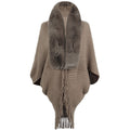 Damen luxuriöser Strickponcho mit elegantem Kunstfellkragen und Fransen