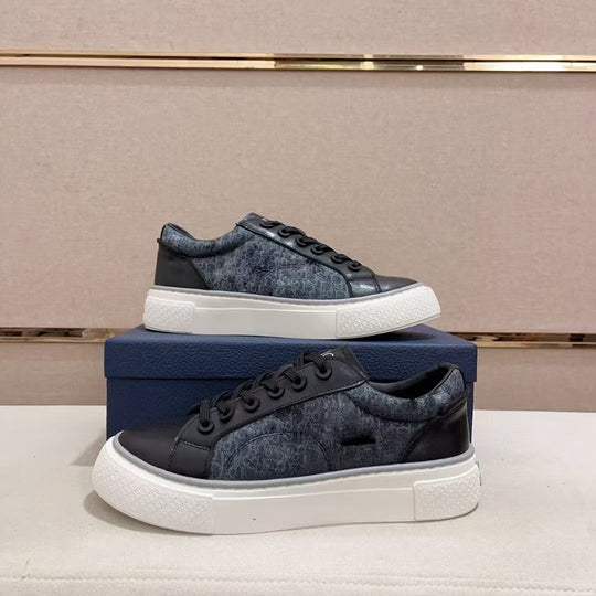 Damen Design Sneakers mit strukturiertem Obermaterial und komfortabler Sohle R&B