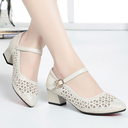 Damen Elegante Pumps mit kunstvollem Riemen und filigranem Detail R&B