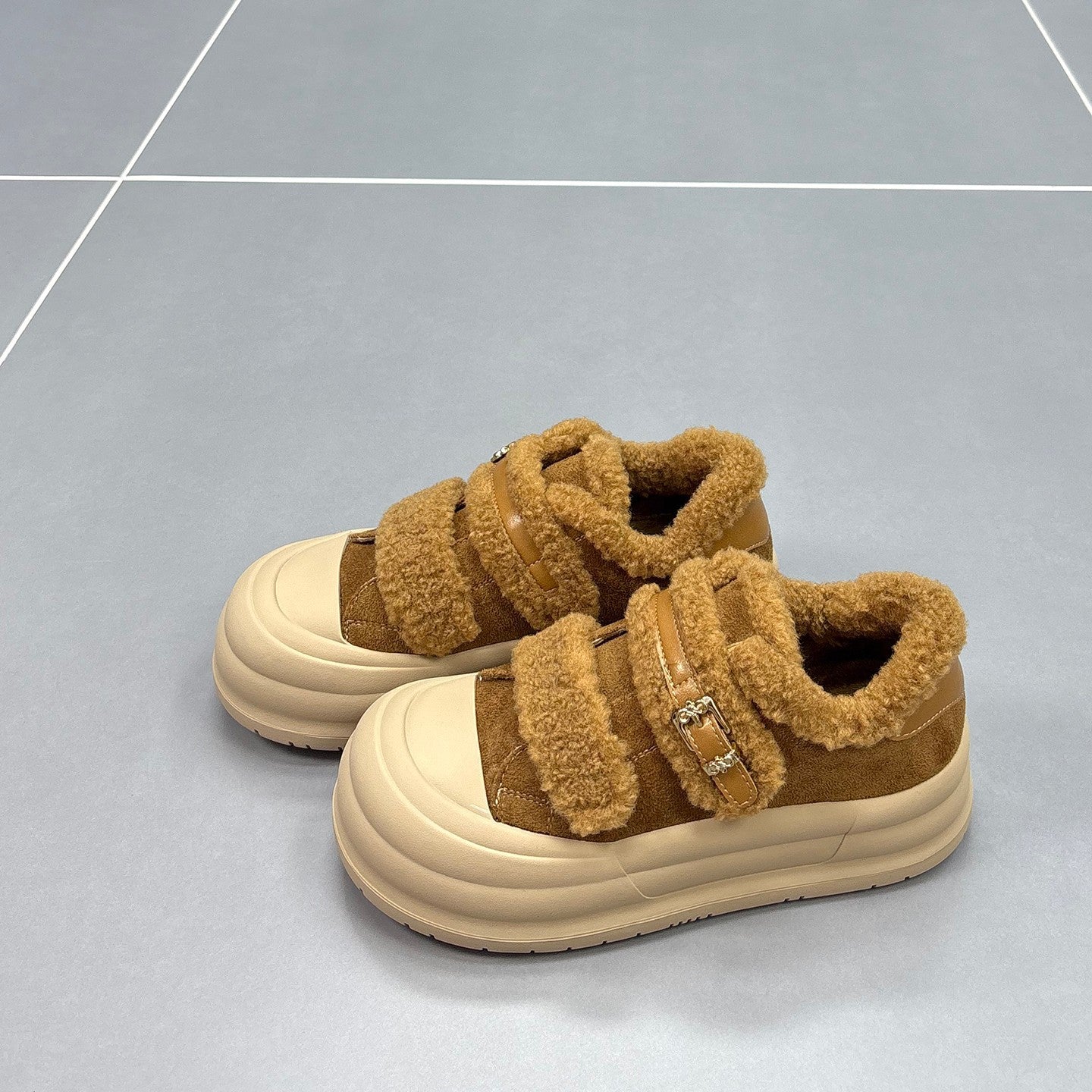 Damen Komfortable Sneaker mit kuscheligem Fleece-Futter und praktischen Klettverschlüssen R&B