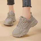 Damen nan voluminöser Plateau-Lifestyle-Sneaker mit Mesh- und Kunstledermix, gepolsterter Ferse und profiliertem Dämpfungssockel R&B