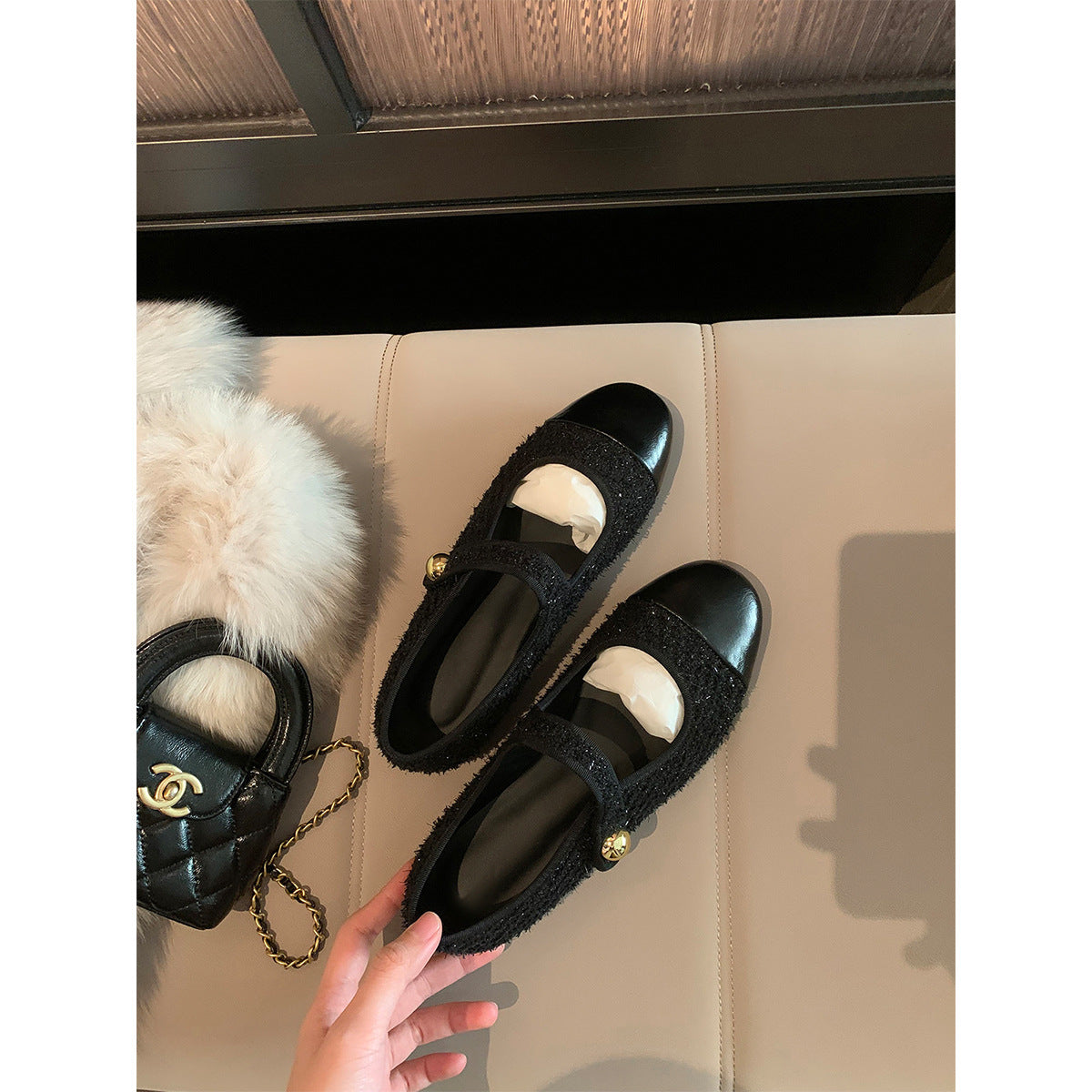 Damen Ballerinas mit dekorativem Riemen und edlem Knopf