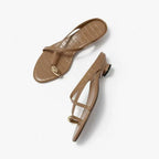 Damen Elegante Zehentrenner-Sandalen mit modischem Riemendesign und goldfarbenen Akzenten R&B