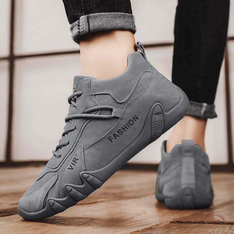 Damen Sportliche Sneaker mit profiliertem Sohlenprofil