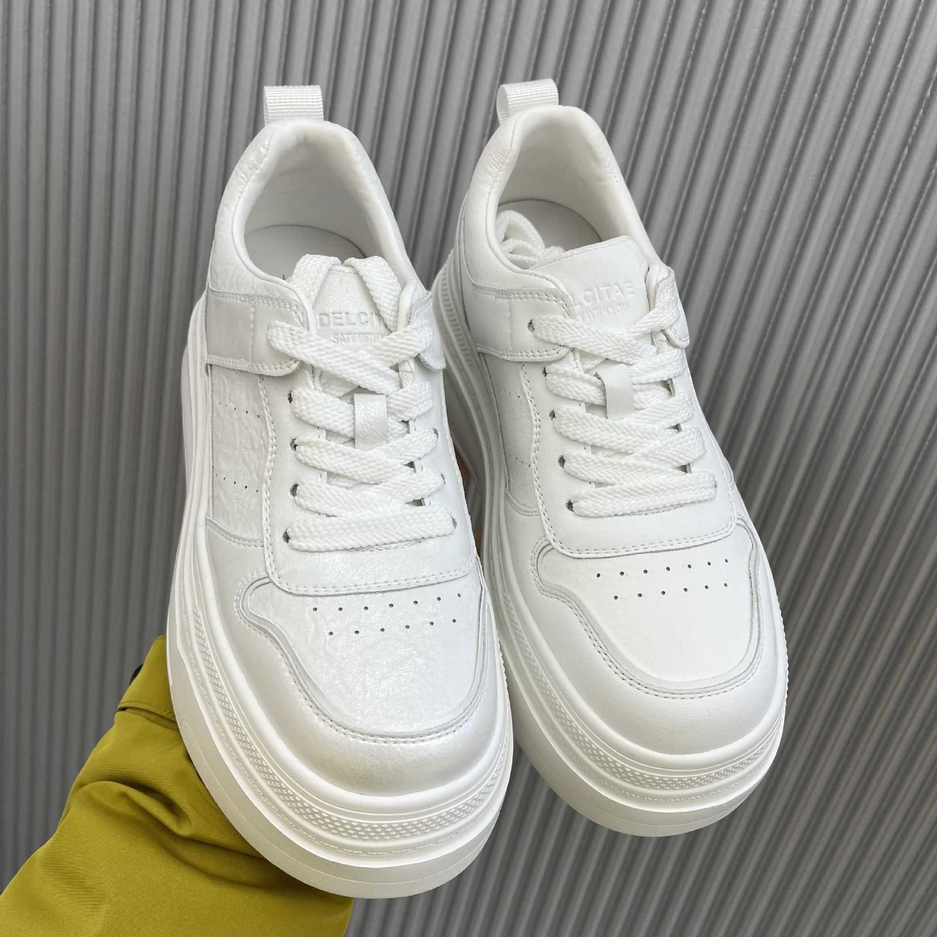 Damen Plattform Sneakers mit modernem Design und atmungsaktiver Netzstruktur R&B