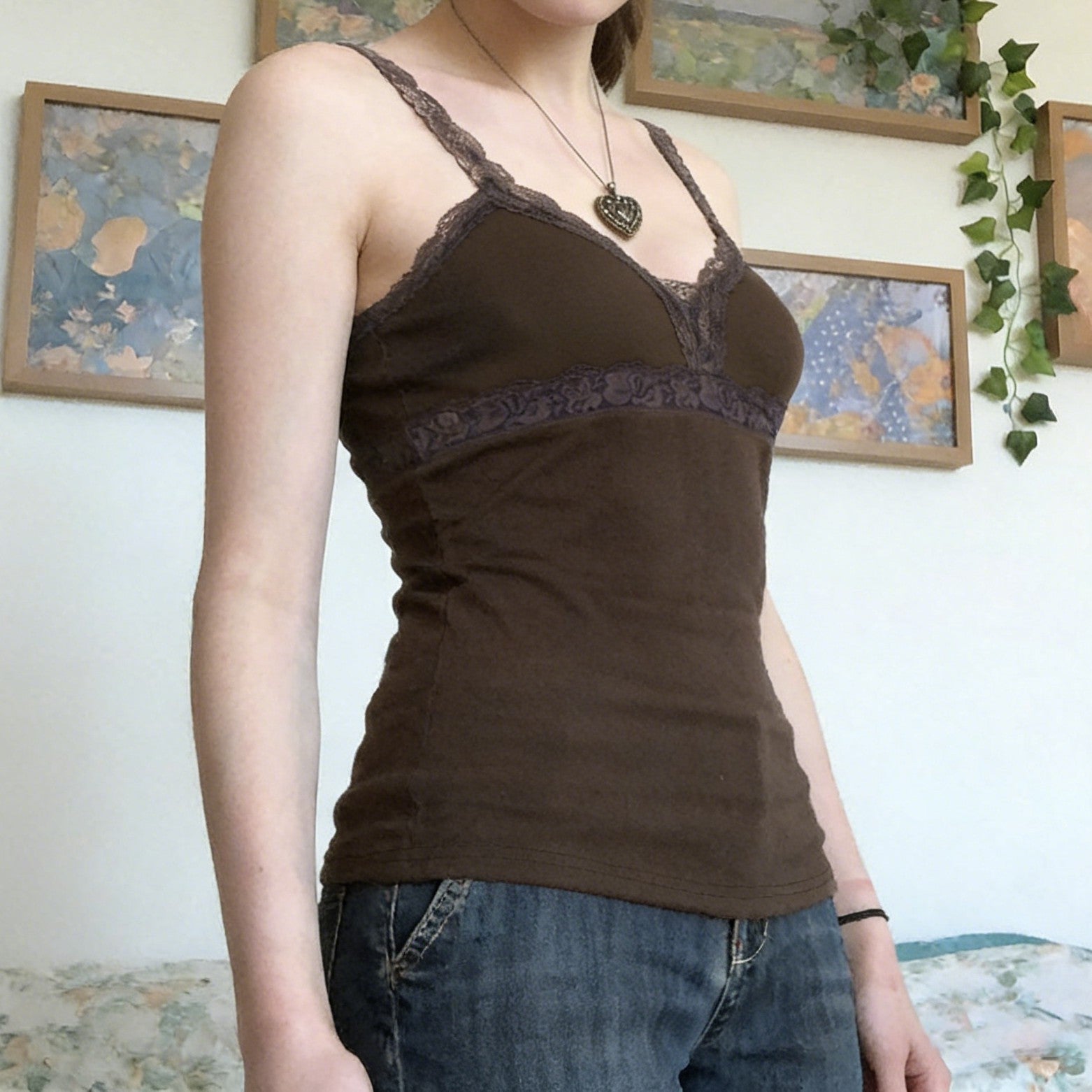 Damen Spitzen-Trägertop mit elegantem Design und zarten Rüschen R&B