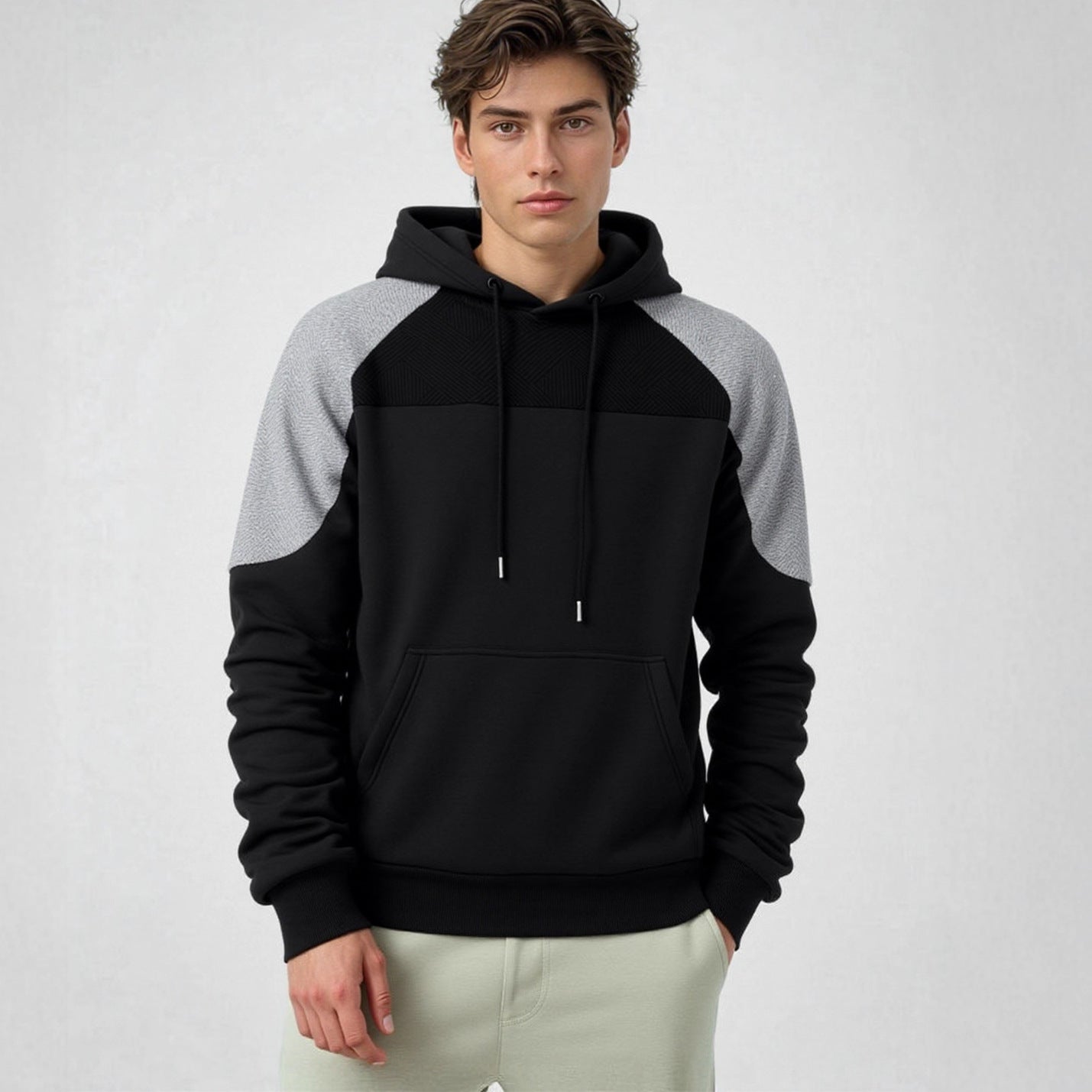 Herren sportlicher Kapuzenpullover mit geometrischen Akzenten und Kängurutasche R&B
