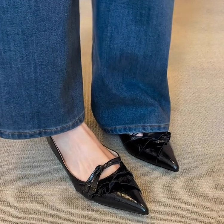 Damen elegante Spitzer Pumps mit Rüschen und dekorativem Riemen
