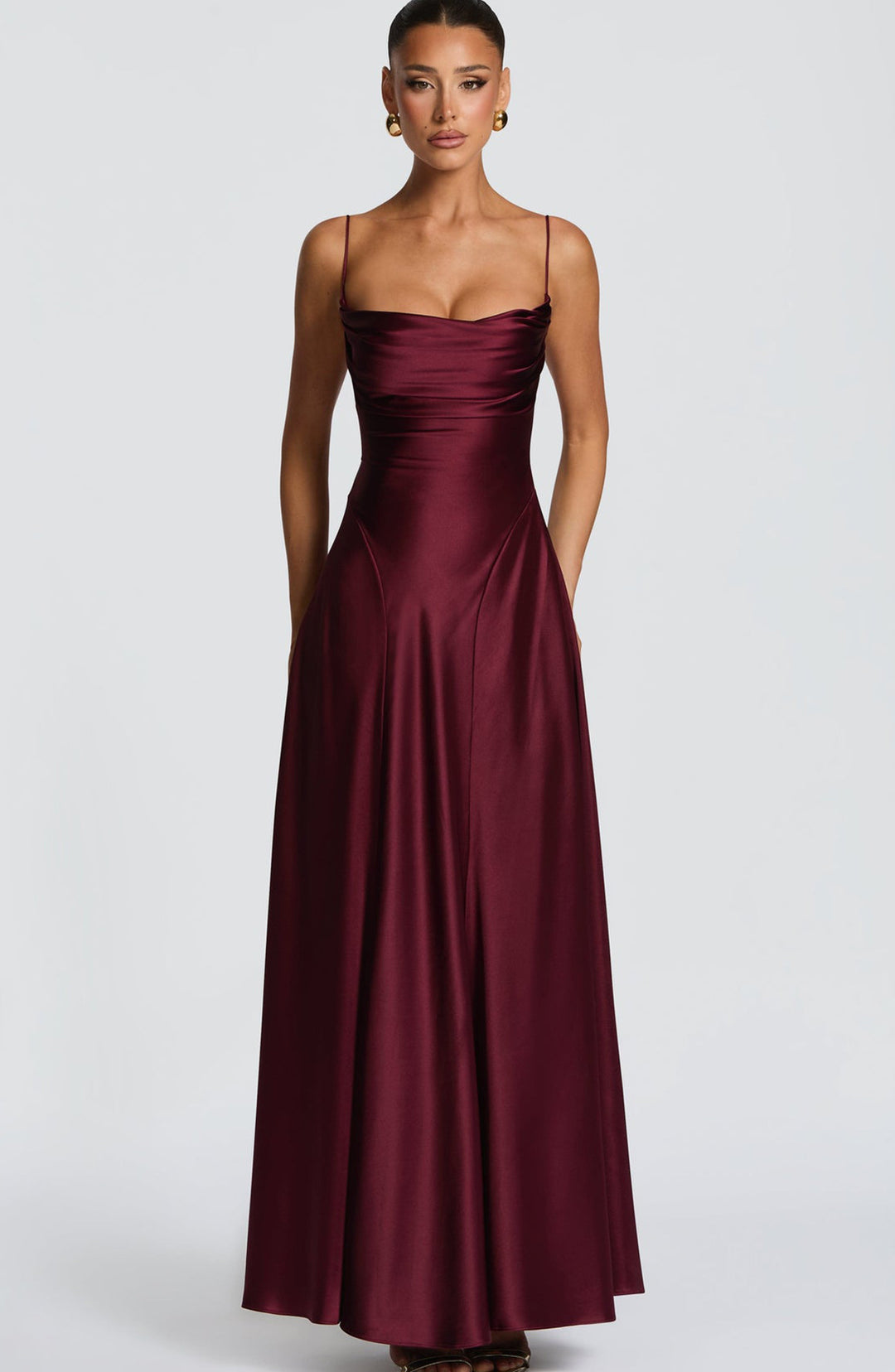 Damen Elegantes Maxikleid mit raffinierten Spaghetti-Trägern und fließendem Satin R&B