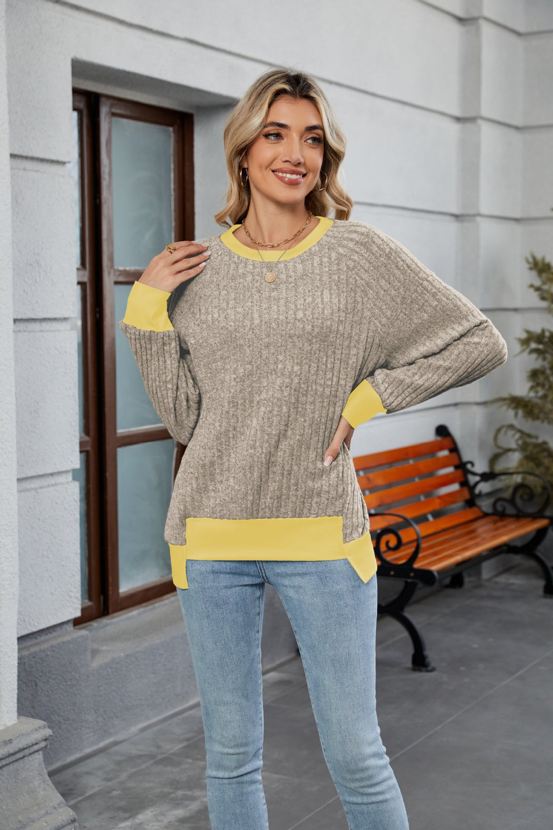 Damen lässiger Pullover mit kontrastierenden Ärmelabschlüssen und einzigartiger Textur R&B