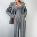 Damen Blazer-Anzug mit figurbetontem Oberteil und weiten Beinen R&B