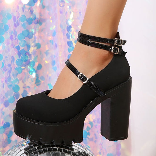 Damen Plateau-Pumps mit eleganter Doppelriemenführung und rutschfester Sohle R&B