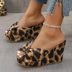 Damen Wedge-Sandalen mit verspieltem Schleifen-Design und tierischer Musterung R&B