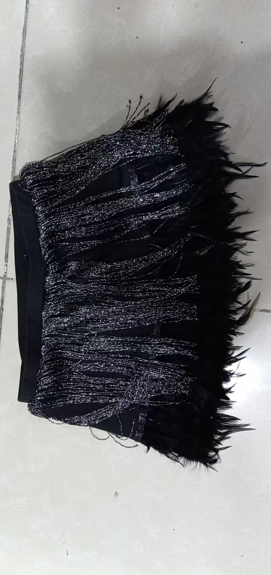 Damen Glamouröser Rock mit funkelnden Pailletten und Federn EB