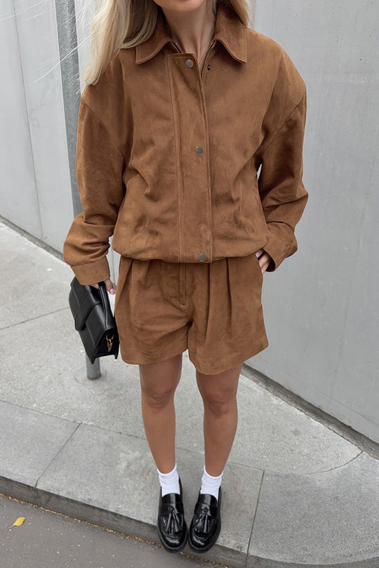 R&B | Lockere Braune Wildlederreversjacke und Shorts Zweiteiler Satz