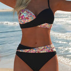 Damen Bandeau-Bikini mit hoch taillierten Höschen und lR&Bhaftem Paisleymuster R&B