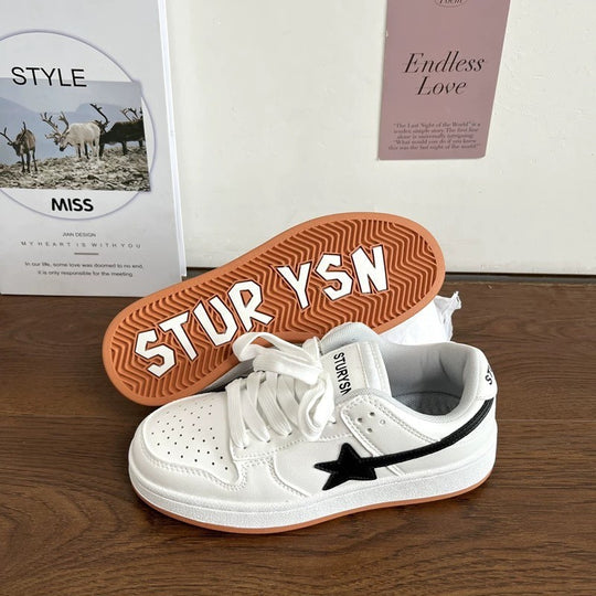 Damen Sneakers im zeitgenössischen Design mit atmungsaktiver Oberflächenstruktur und Gummisohle R&B