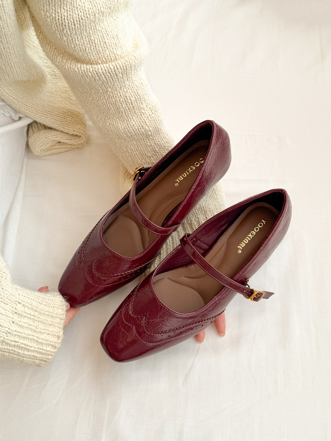Damen elegante Ballerinas mit verstellbarem Riemen und feiner Brogue-Prägung R&B