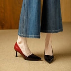Damen trendige High Heels mit spitz zulaufender Silhouette und glänzender Oberfläche