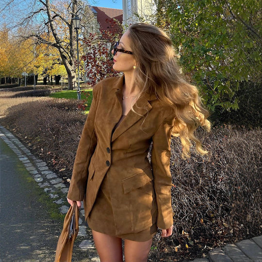 Damen modischer Blazer mit passendem Rock R&B