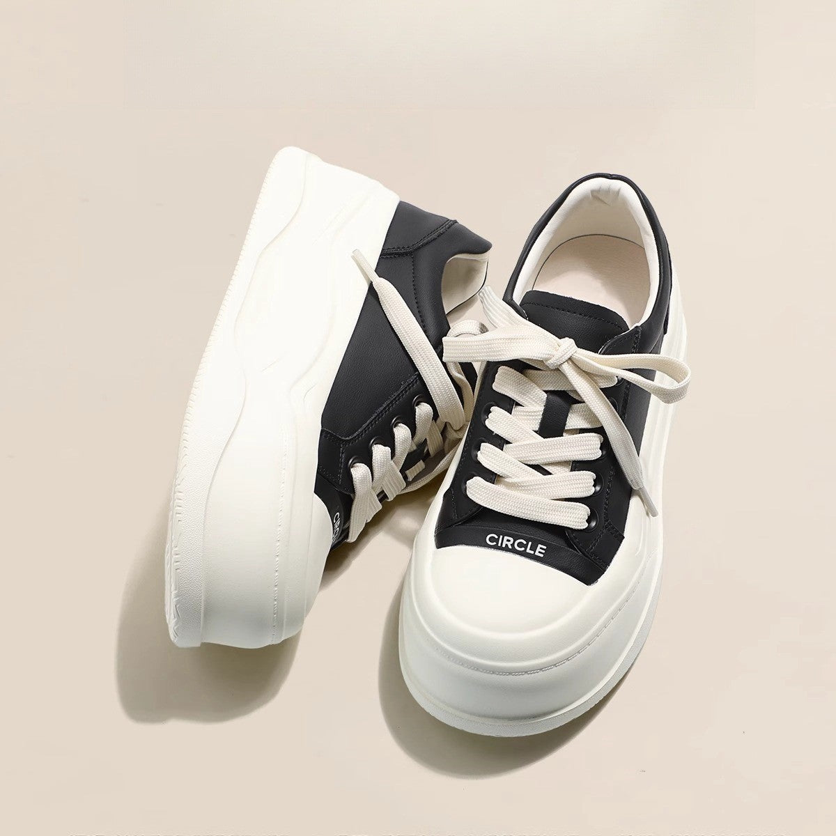 Damen Plateau-Sneaker mit trendigem Design und komfortabler Dämpfung R&B