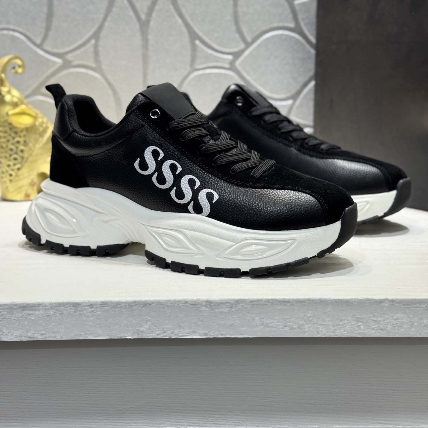 Damen Sportliche Sneaker mit innovativer Dämpfungstechnologie und robustem Obermaterial R&B