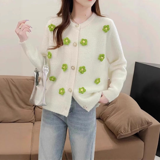 Damen Strickjacke mit zarter Blumenstickerei und Perlenknöpfen R&B