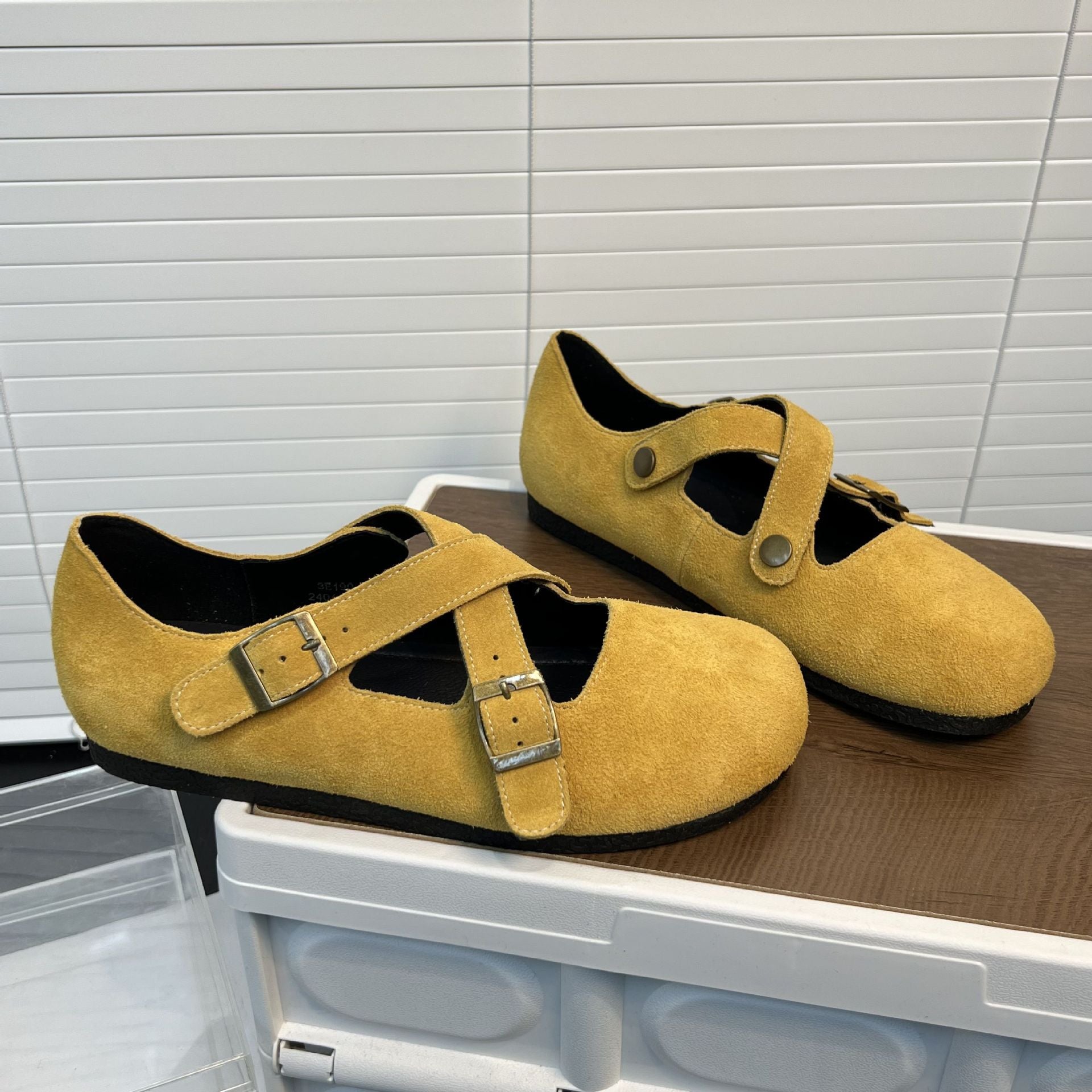 Damen bequeme Clogs mit dekorativem Kreuzriemen und sanfter Wildlederoberfläche R&B