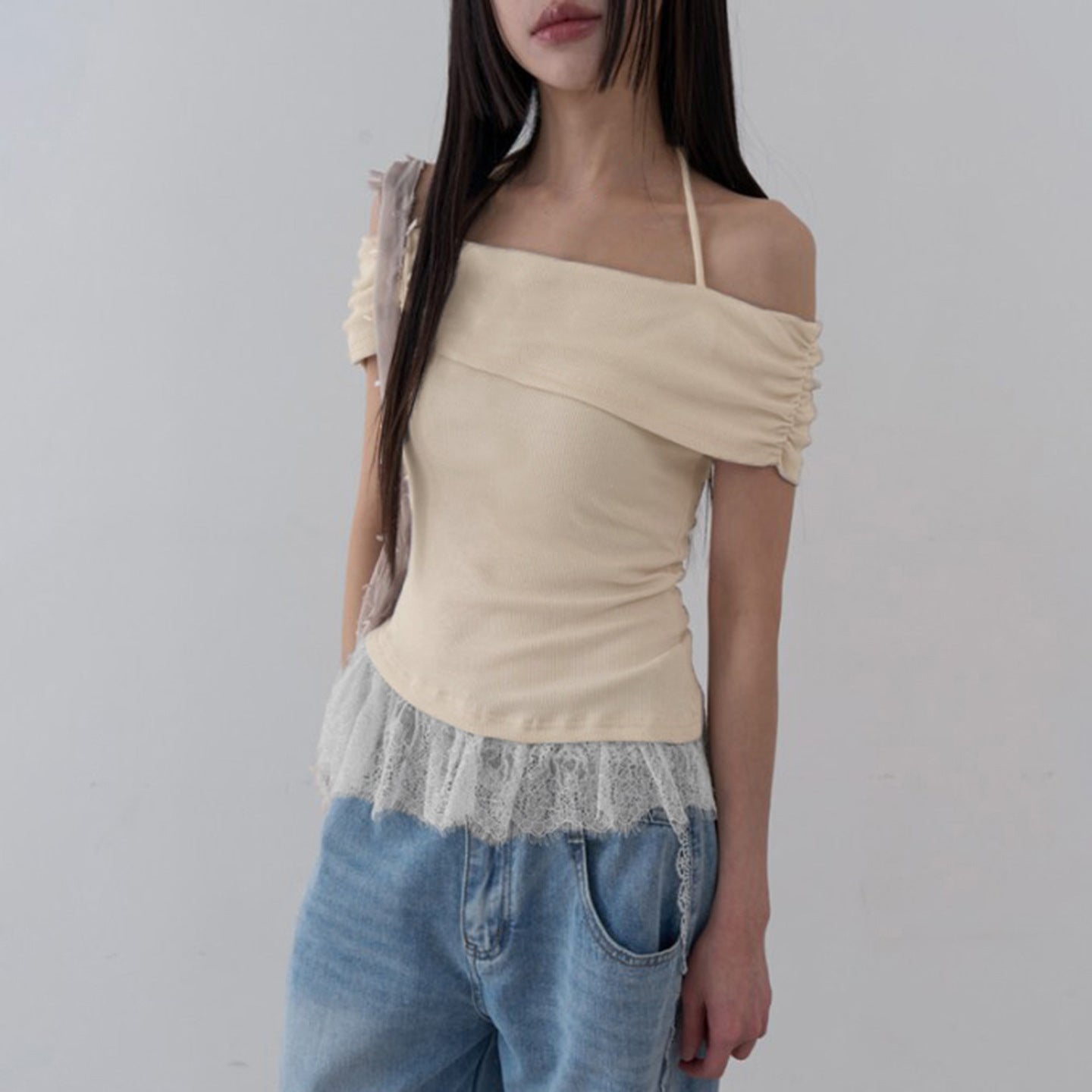 Damen Off-Shoulder Oberteil mit Rüschensaum R&B