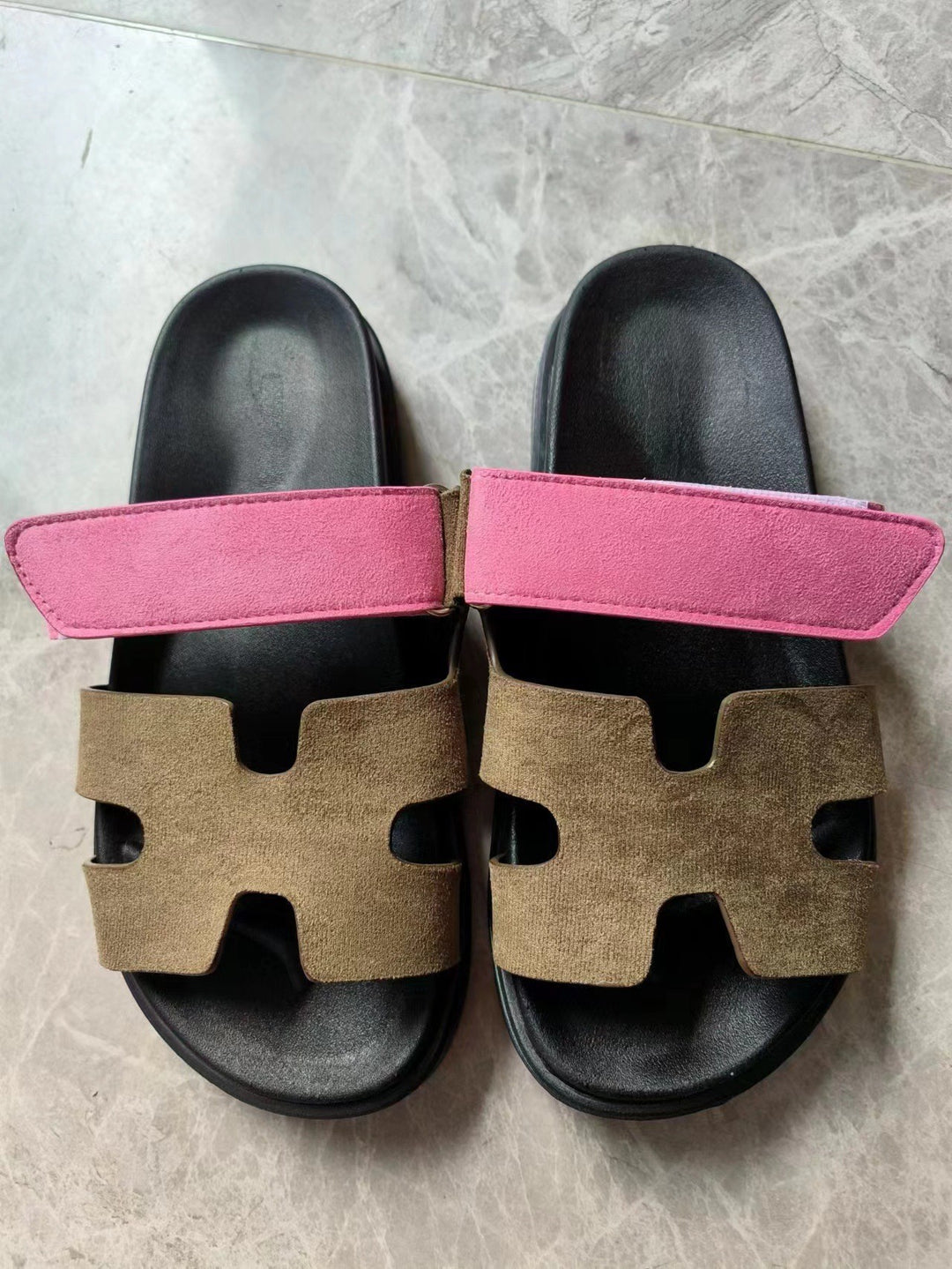 Damen Bequeme Freizeitsandalen mit verstellbaren Riemen und ergonomischer Fußbettgestaltung R&B