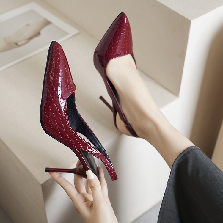 Damen Slingback-Pumps mit elegantem Krokodilleder-Look und schmalem Absatz R&B