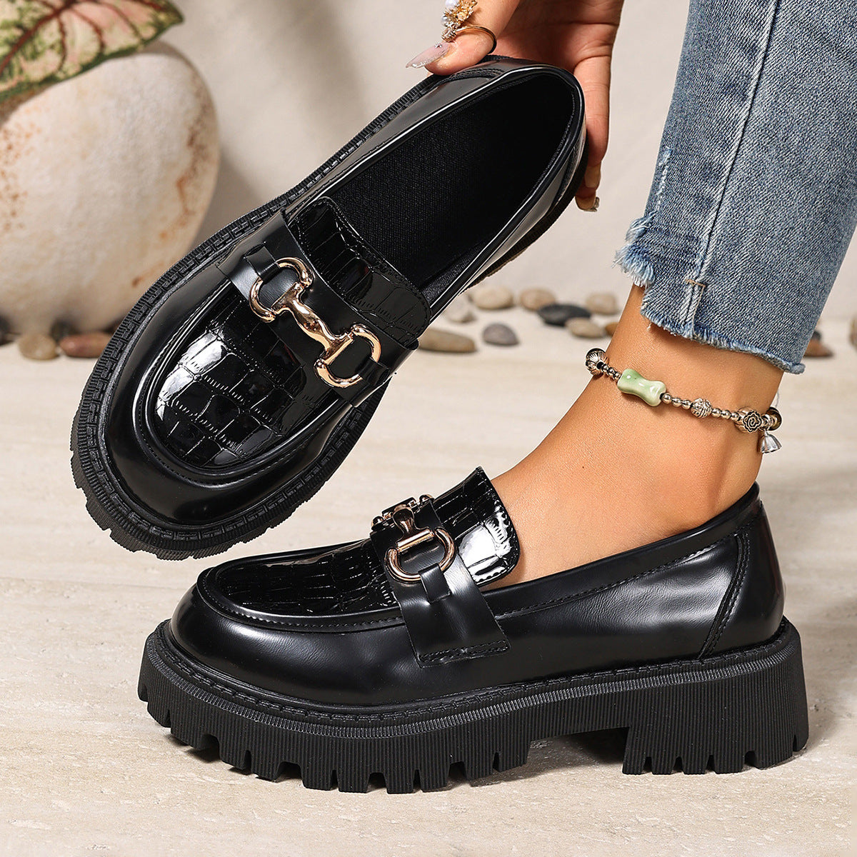 Damen Mokassins mit glänzender Lackoberfläche und robustem Profil R&B