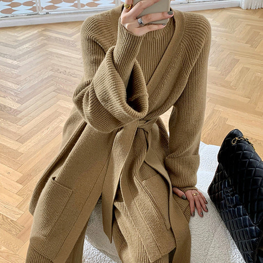 Damen Strickmantel mit Gürtel und praktischen Taschen R&B
