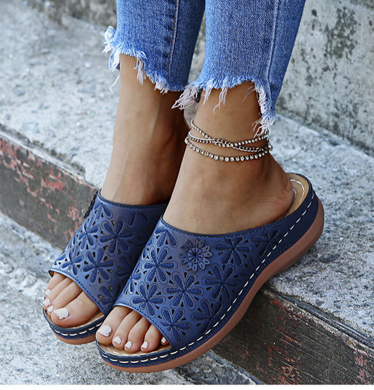 Damen Komfortable Clogs mit floralen Applikationen und anatomischem Fußbett R&B
