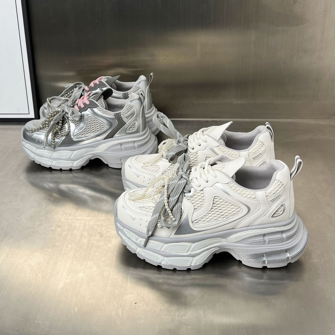 Damen Sportliche Sneakers mit atmungsaktivem Mesh und eleganten perlenverzierten Schnürsenkeln R&B