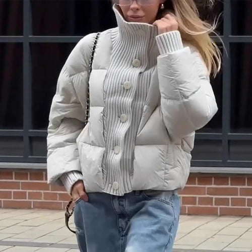 Damen gesteppte Jacke mit voluminösem Kragen und praktischen Knopfdetails R&B