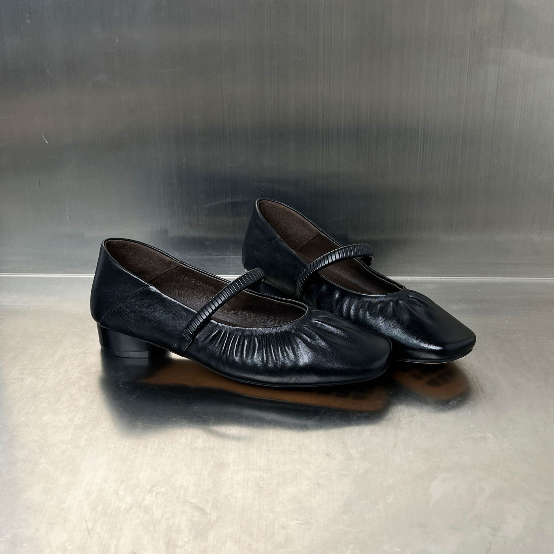 Damen elegante Ballerinas mit modischem Riemen und weich gepolsterter Innensohle R&B