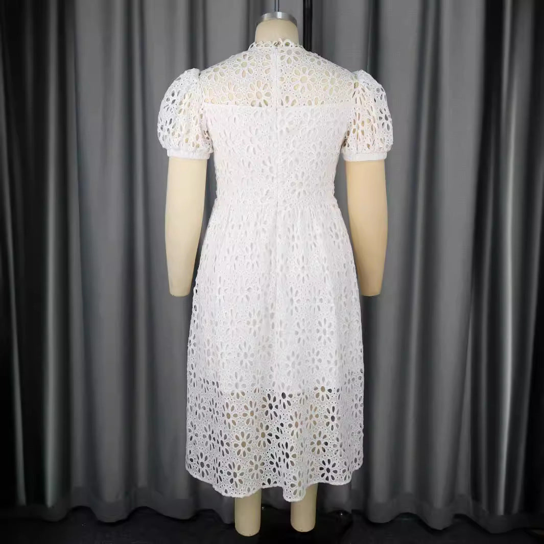 Damen Elegantes Kleid mit Blumenbordüren und Puffärmeln R&B