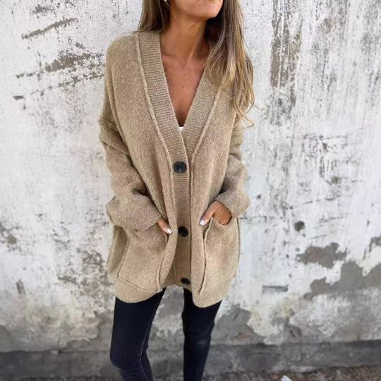 Damen kuschelige Strickjacke mit großen Taschen und Knopfdetails R&B