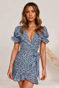 Damen Wickelkleid mit romantischem Blumenmuster und Rüschendetails R&B