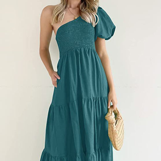 Damen Maxikleid mit asymmetrischem Trägerdesign und voluminösem Rock R&B