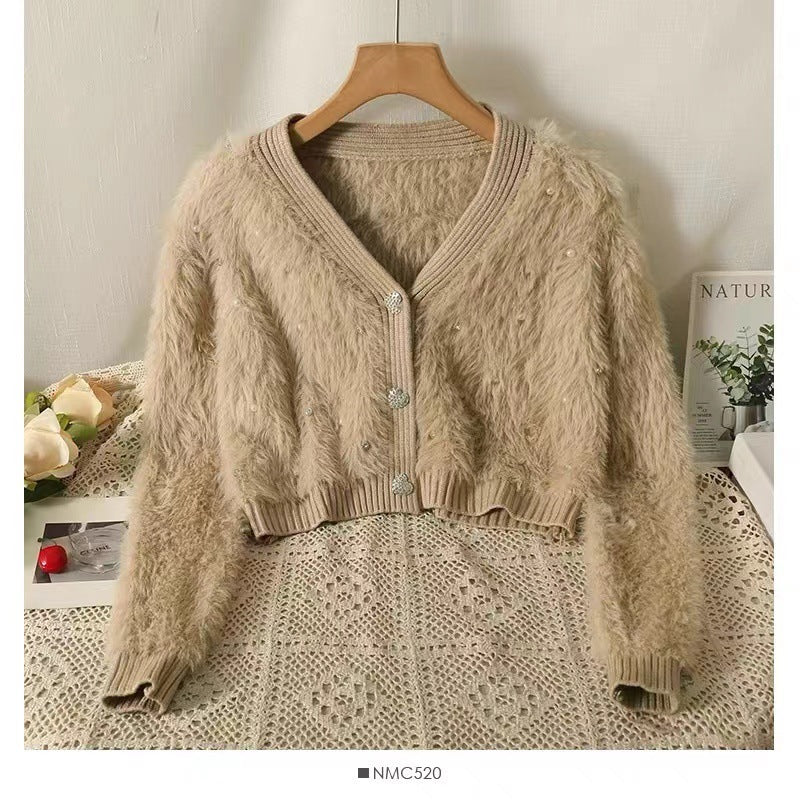Damen Flauschiger Kurz-Cardigan mit dezenten Knopfdetails