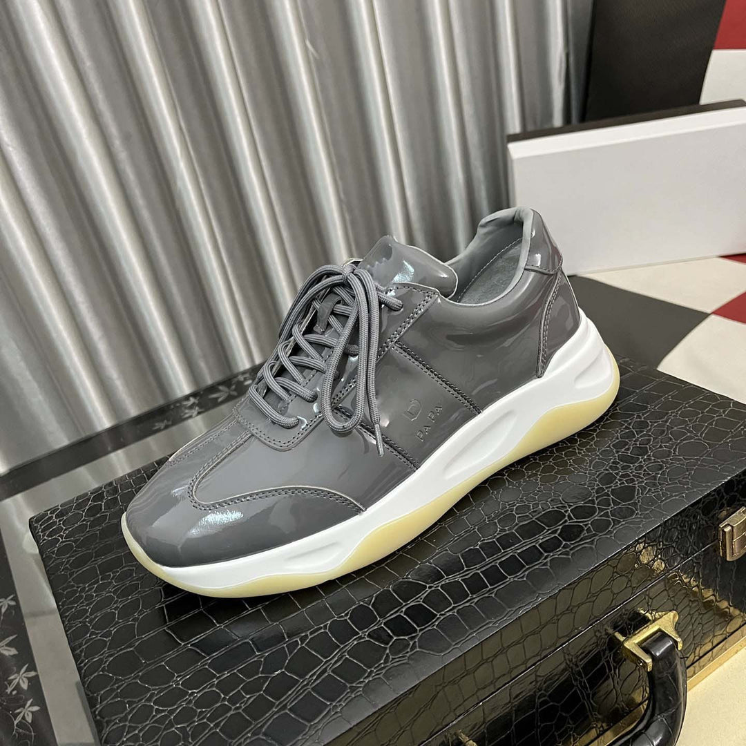 Damen Elegante Sneakers mit hochglänzender Oberfläche und dämpfender Laufsohle R&B