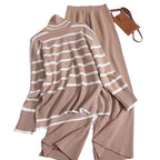 Damen modisches Strickensemble mit feinen Streifen R&B
