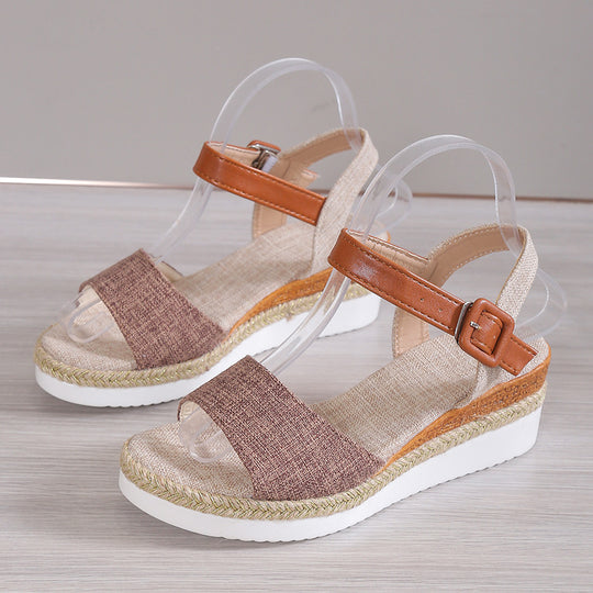 Damen Wedge-Sandaletten mit transparenten Riemen und natürlichem Bast-Detail R&B