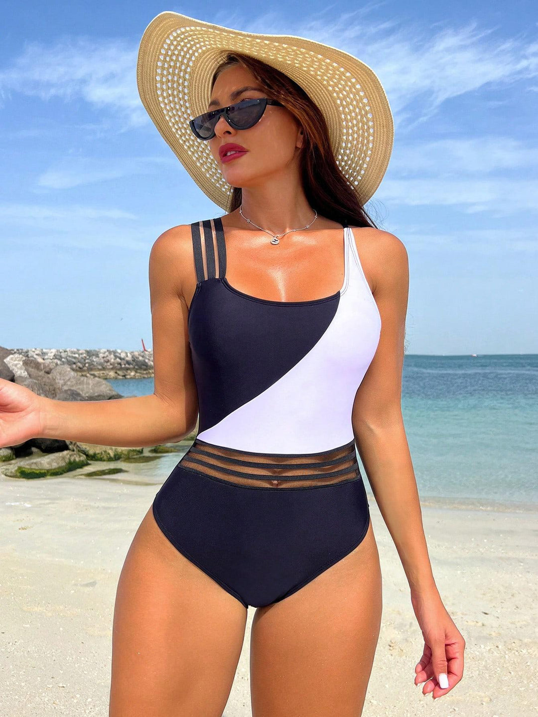 Damen Sportlicher Einteiler Badeanzug mit innovativem Schnitt R&B