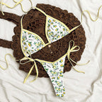 Damen Triangel-Bikini mit floralem Muster und verspieltem Design