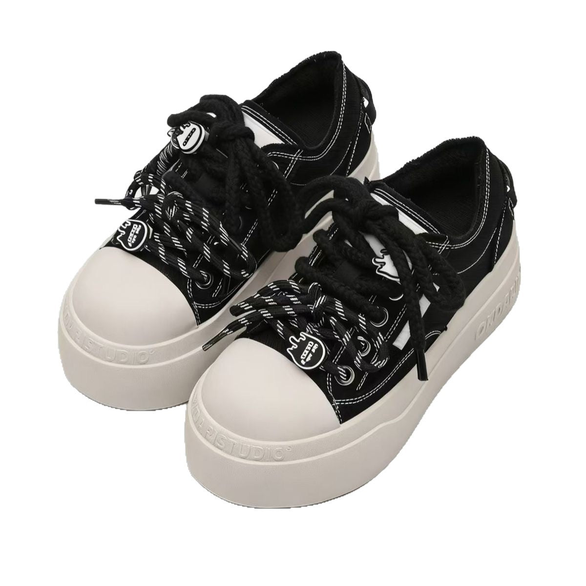 Damen Sneakers mit einem einzigartigen Schnürsystem und dämpfender Gummisohle