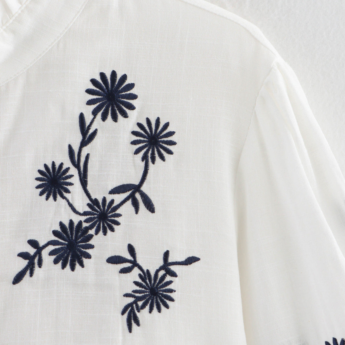 Damen Bestickte Bluse mit Stehkragen und langen Ärmeln R&B